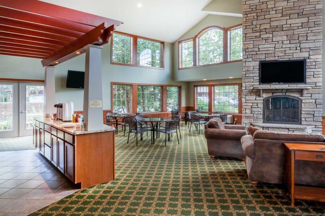 Howard Johnson By Wyndham Traverse City Eksteriør bilde