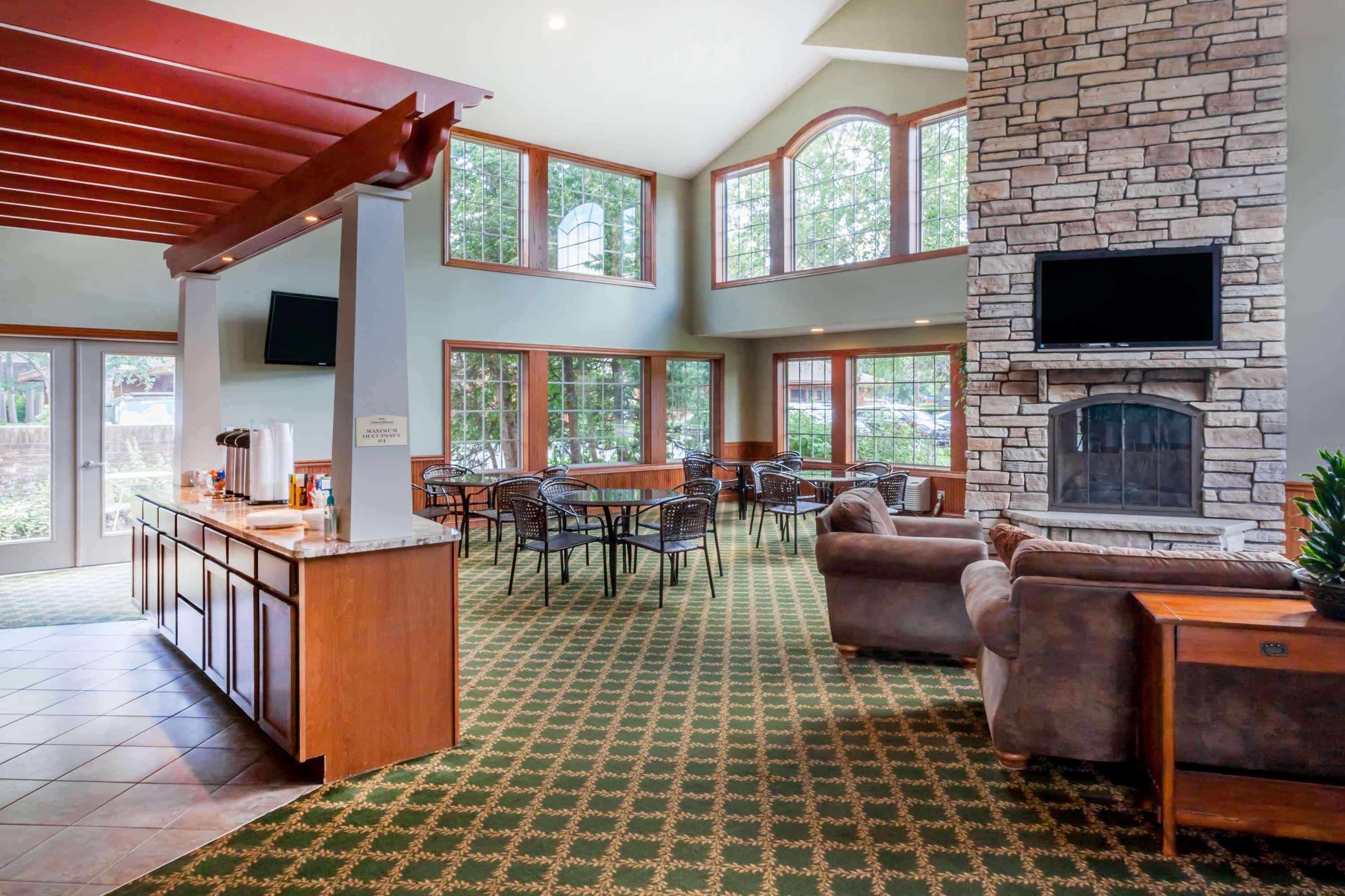Howard Johnson By Wyndham Traverse City Eksteriør bilde