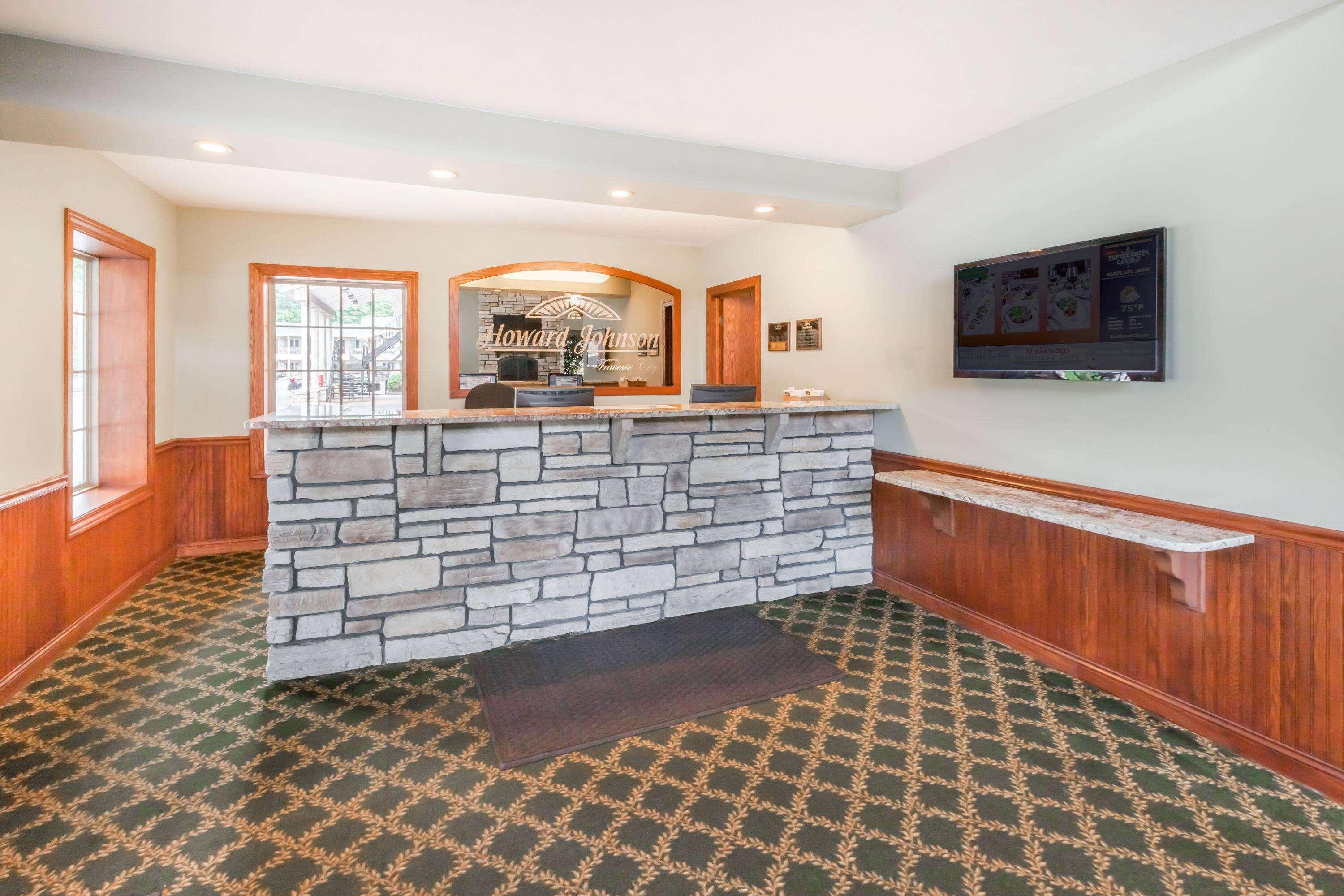 Howard Johnson By Wyndham Traverse City Eksteriør bilde