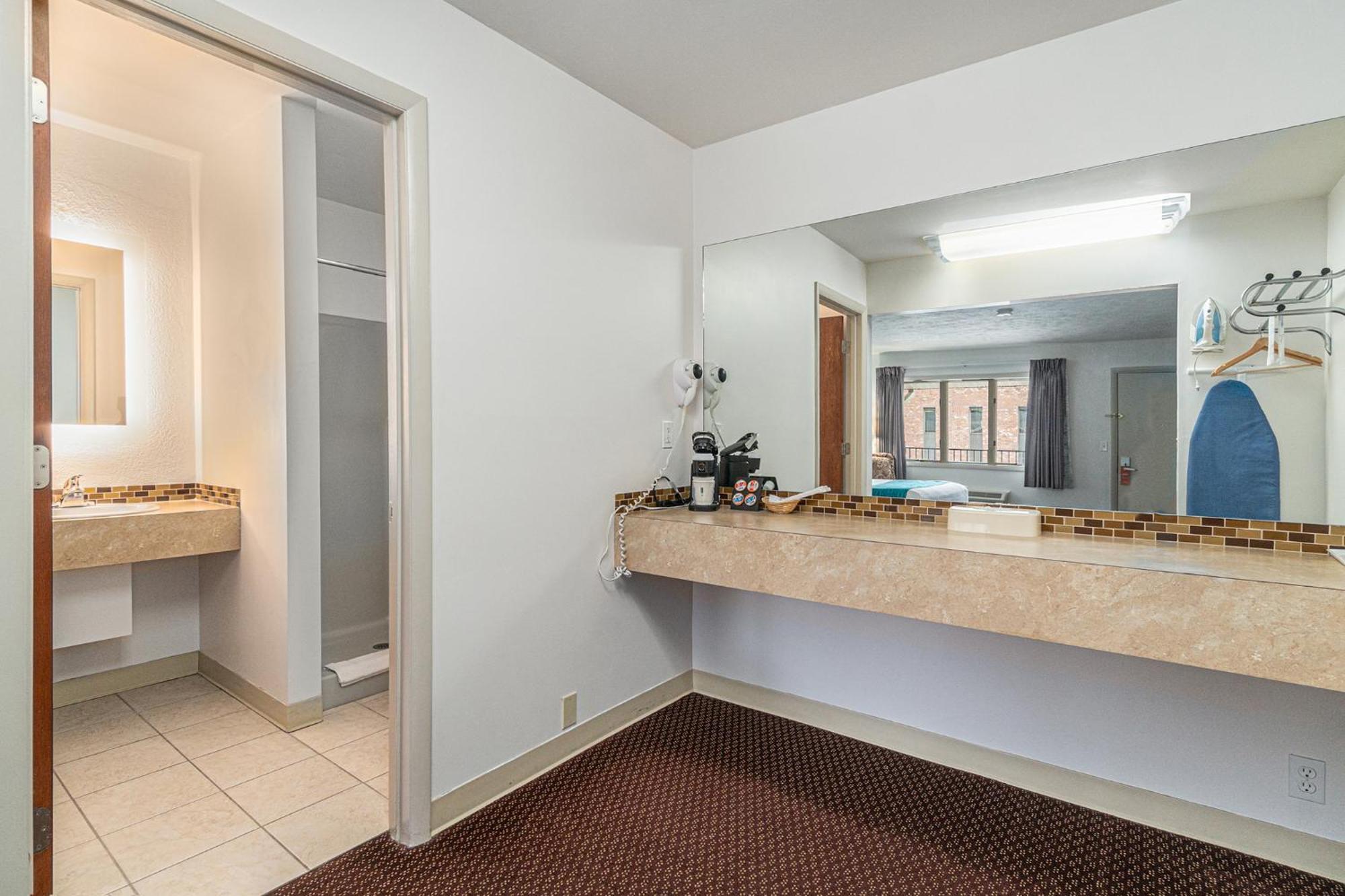 Howard Johnson By Wyndham Traverse City Eksteriør bilde